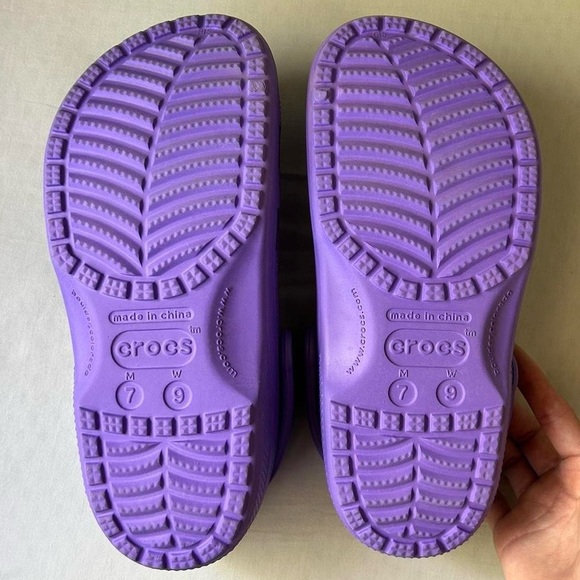 Crocs - Picture 2 of 4